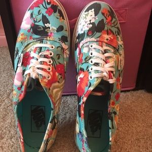 Tropical floral Vans🌺